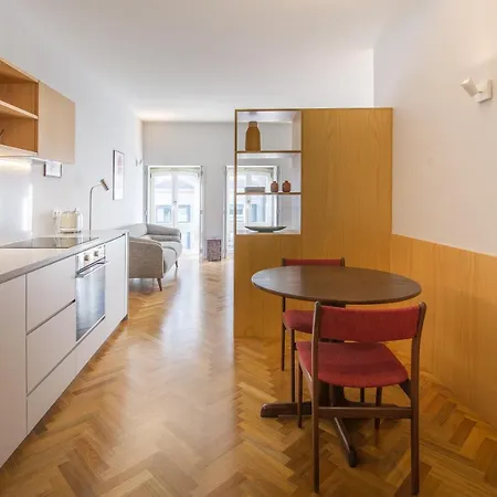 Cedofeita 176 - In Center Daire *